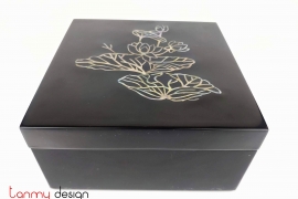 Square box with pearl flowers 16 cm 